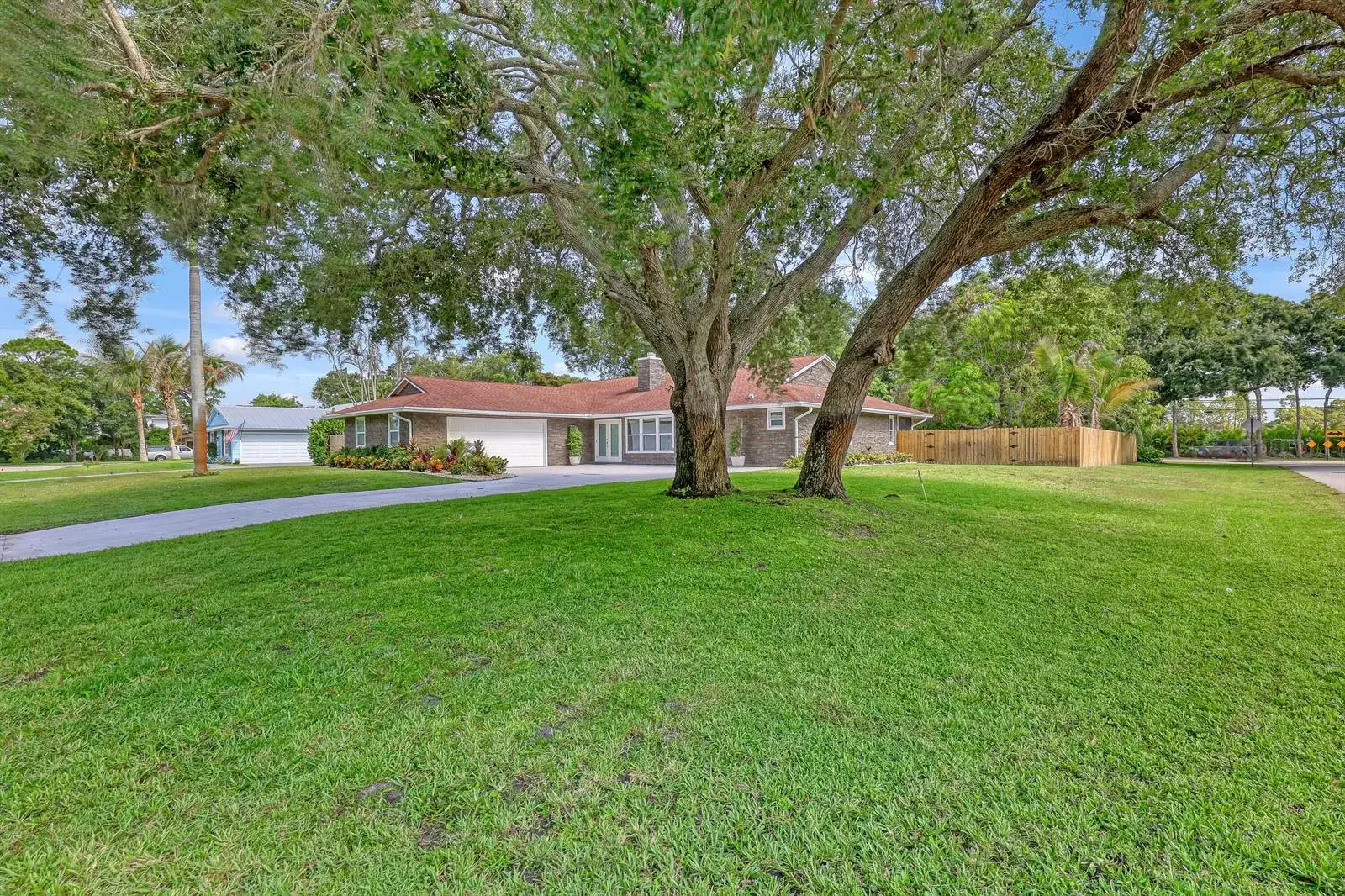 5 bedroom 3 bath Residential for sale at 6185 White Oak Court, Jupiter FL 33458