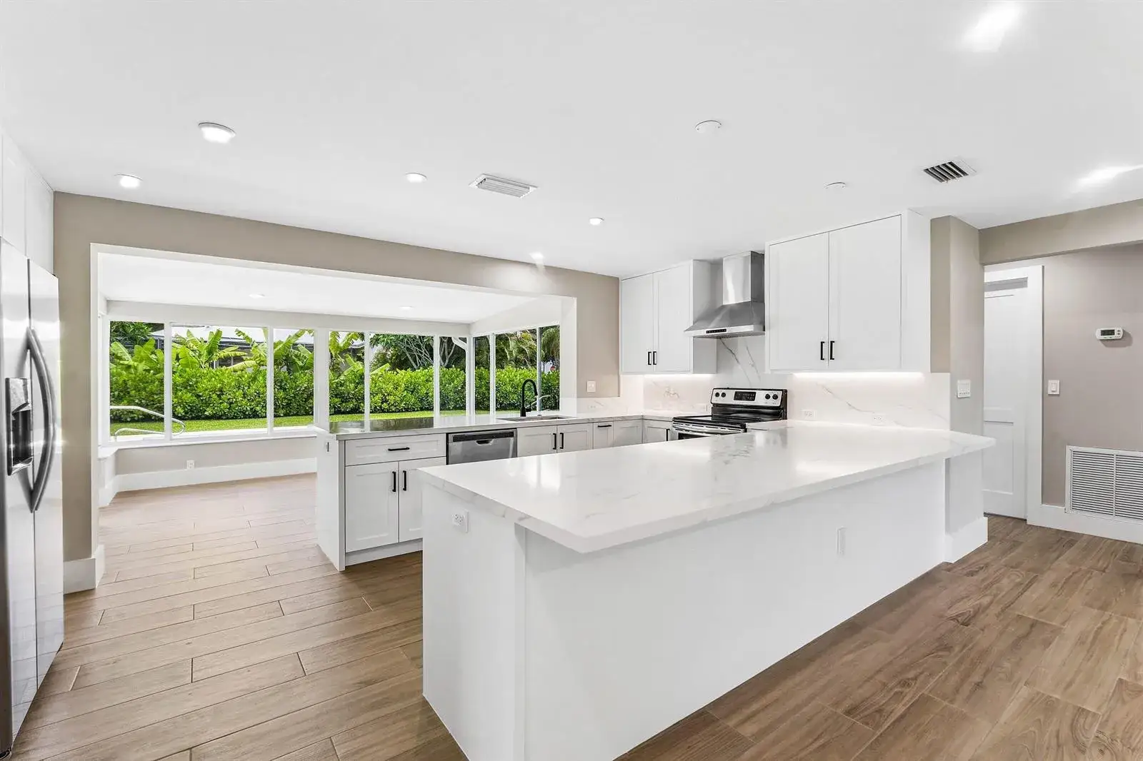 3 bedroom 2 bath Residential Lease for rent at 945 Westwind Drive, North Palm Beach FL 33408