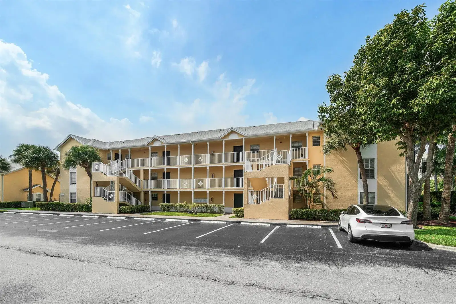2 bedroom 2 bath Residential for sale at 6283 La Costa Drive, Boca Raton FL 33433