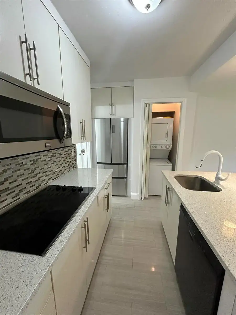 2 bedroom 2 bath Residential Lease for rent at 914 NE 15th Avenue # 2, Fort Lauderdale FL 33304