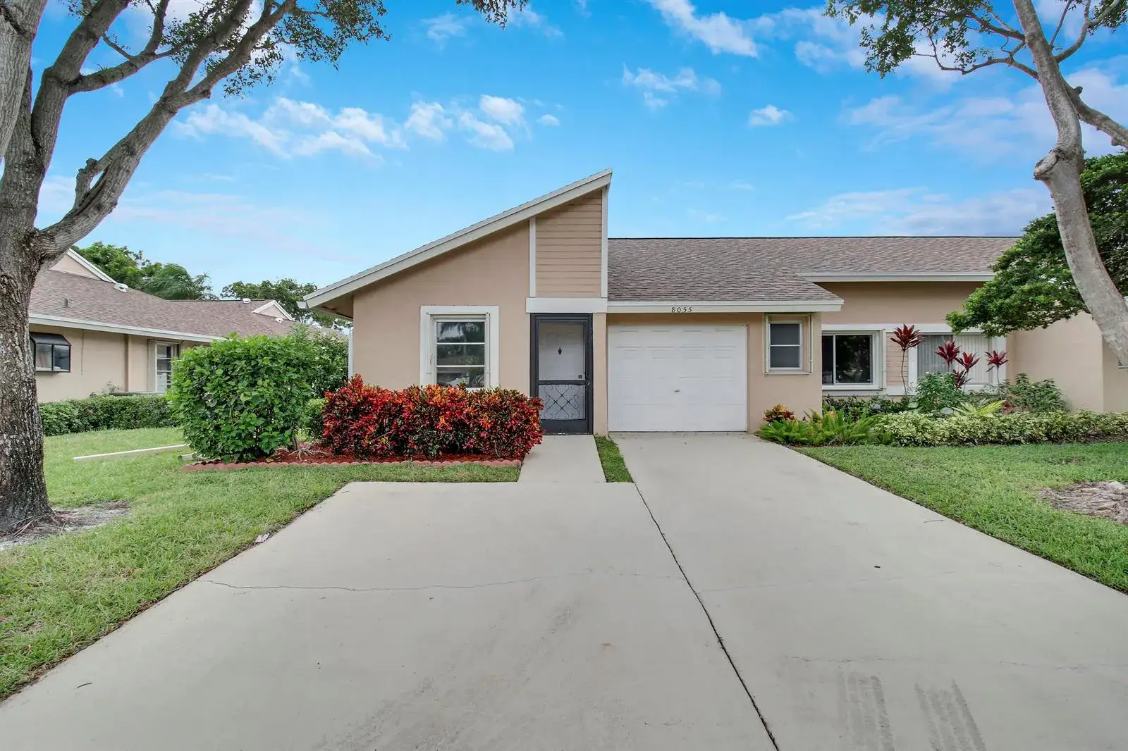 2 bedroom 2 bath Residential for sale at 8055 Sweetbriar Way, Boca Raton FL 33496
