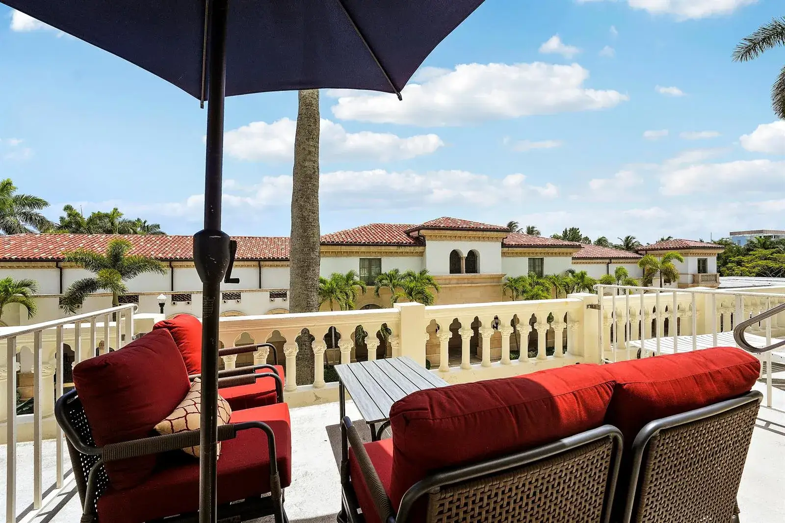 1 bedroom 1 bath Residential for sale at 235 Sunrise Avenue # 2011, Palm Beach FL 33480