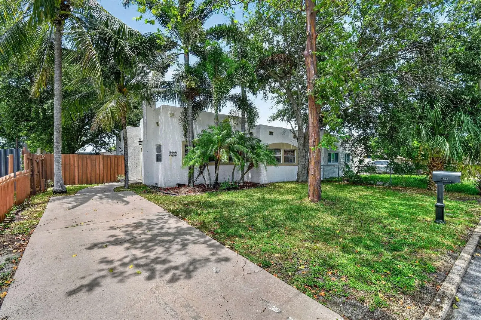 3 bedroom 1 bath Residential Lease for rent at 1005 Selkirk Street, West Palm Beach FL 33405