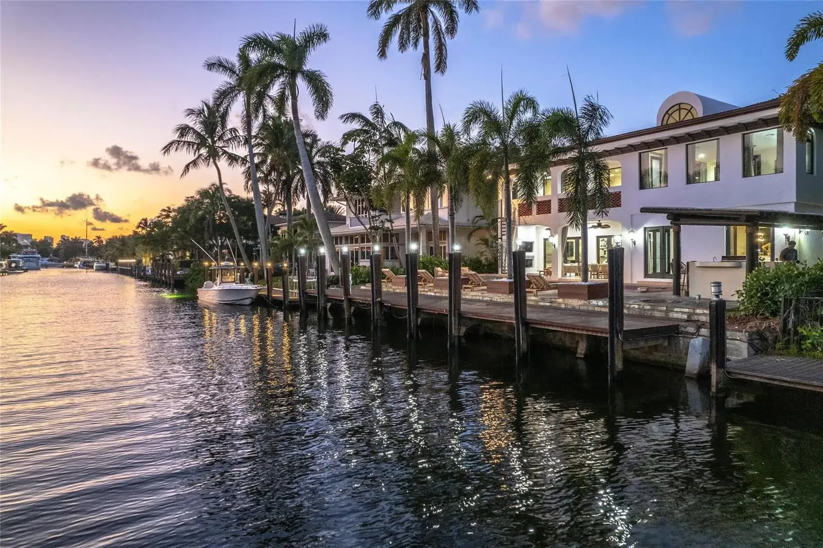 7 bedroom 6 bath Residential Lease for rent at 2430 Castilla Isle, Fort Lauderdale FL 33301