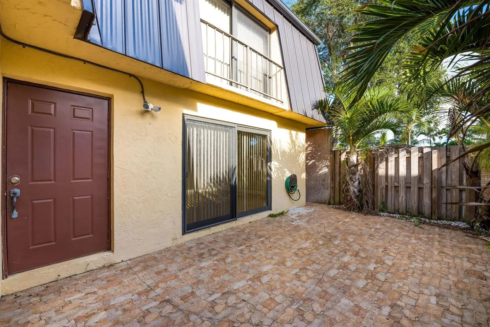 2 bedroom 2 bath Residential for sale at 2471 Waterside Drive, Lake Worth FL 33461