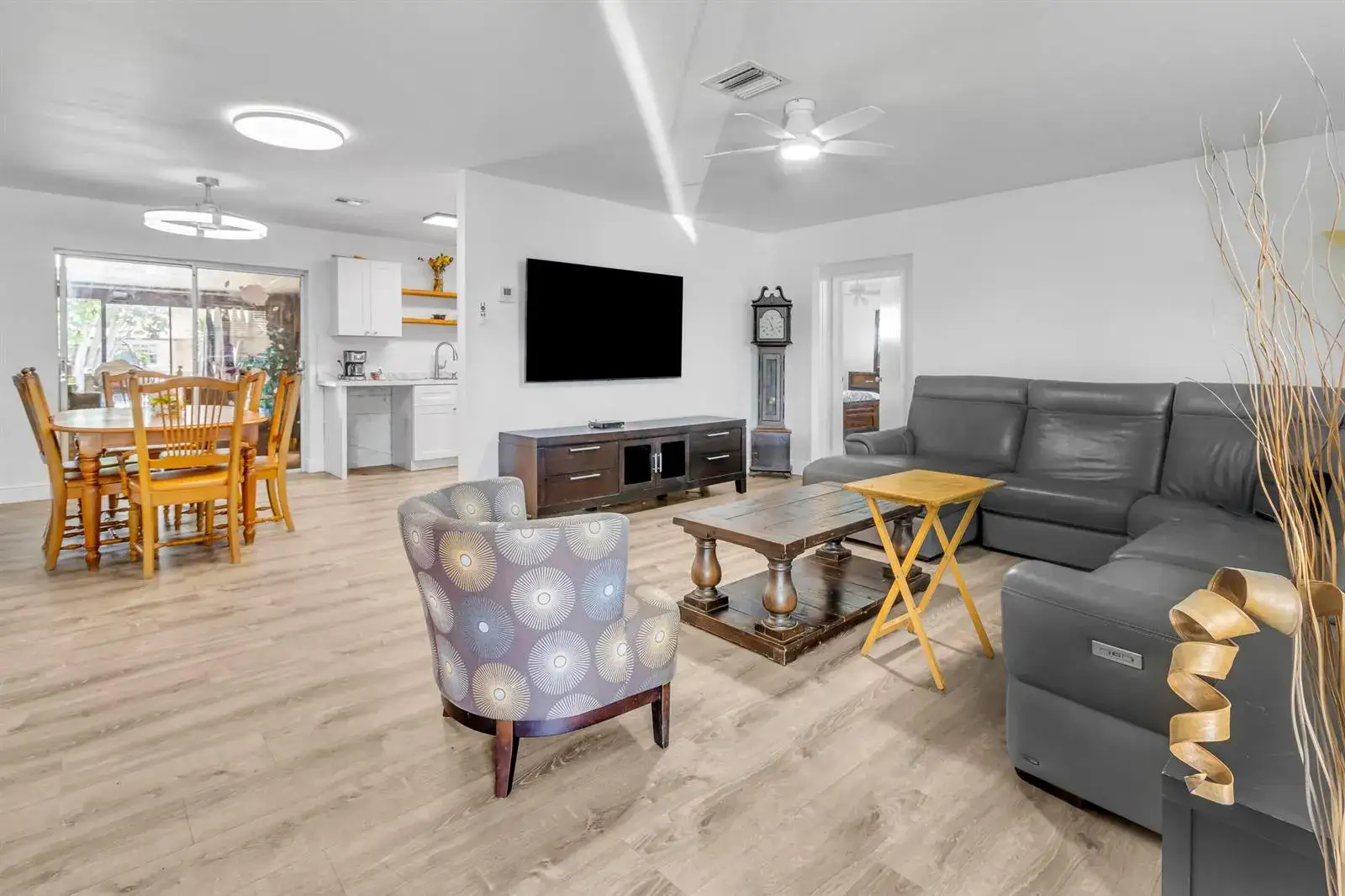 3 bedroom 2 bath Residential for sale at 4469 Brandon Drive, Delray Beach FL 33445
