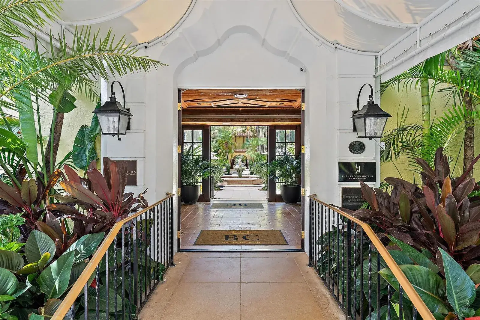 2 bedroom 2 bath Residential for sale at 301 Australian Avenue # 301, Palm Beach FL 33480