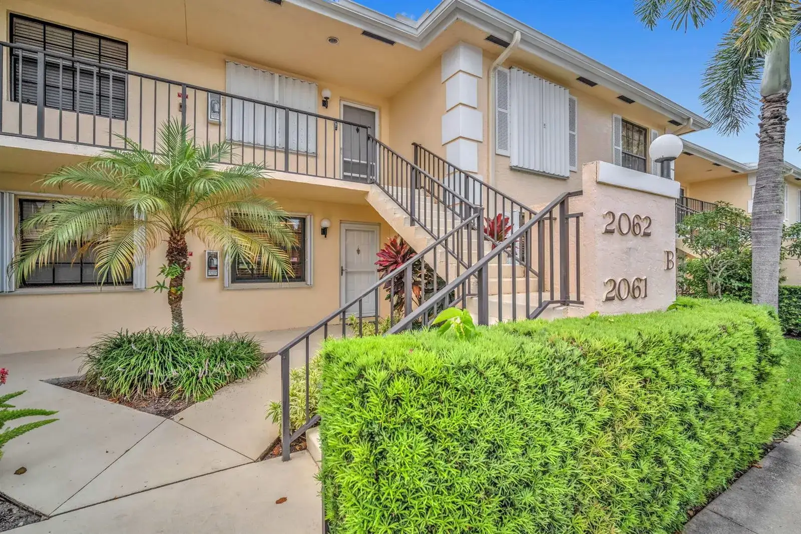 2 bedroom 2 bath Residential for sale at 2061 Keystone Drive # B, Jupiter FL 33458