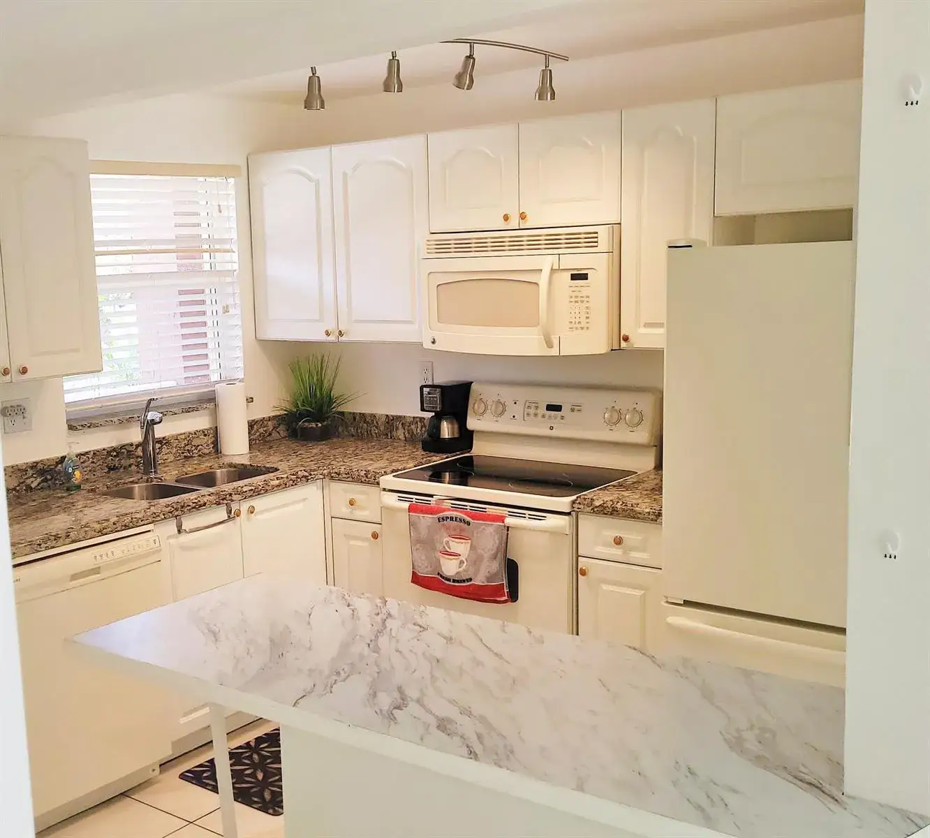 2 bedroom 2 bath Residential for sale at 2801 N Pine Island Road # 204, Sunrise FL 33322