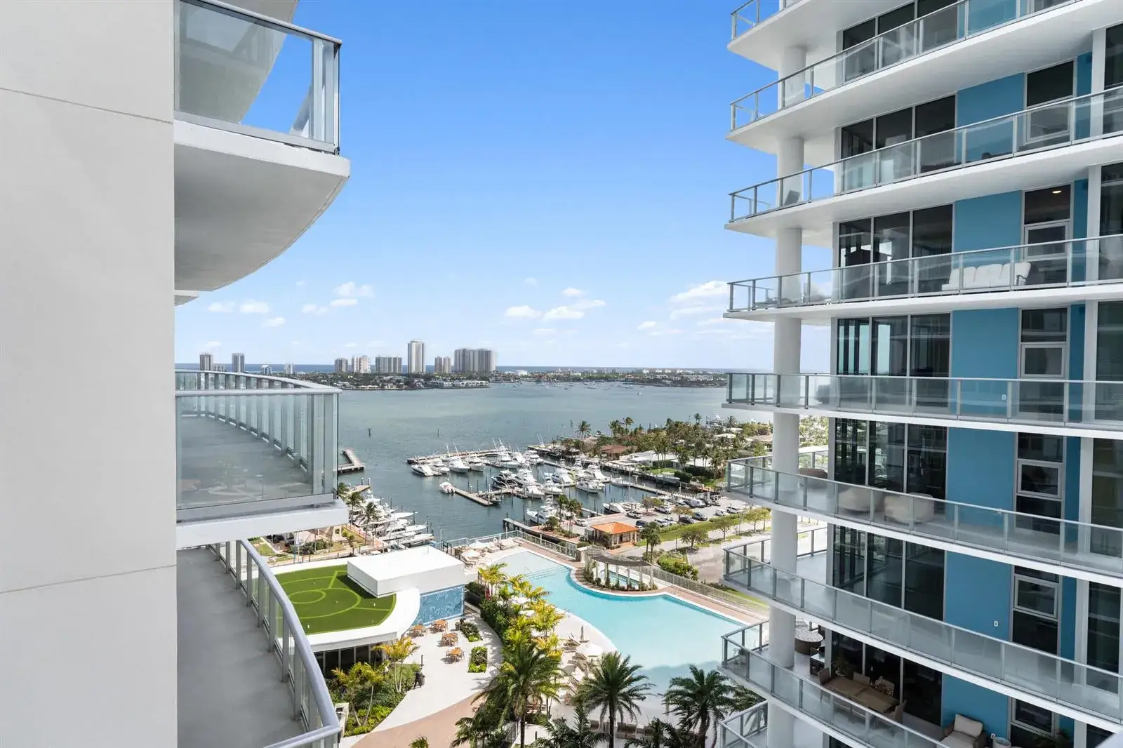 3 bedroom 3 bath Residential for sale at 220 Lake Shore Drive # 1523, Lake Park FL 33403