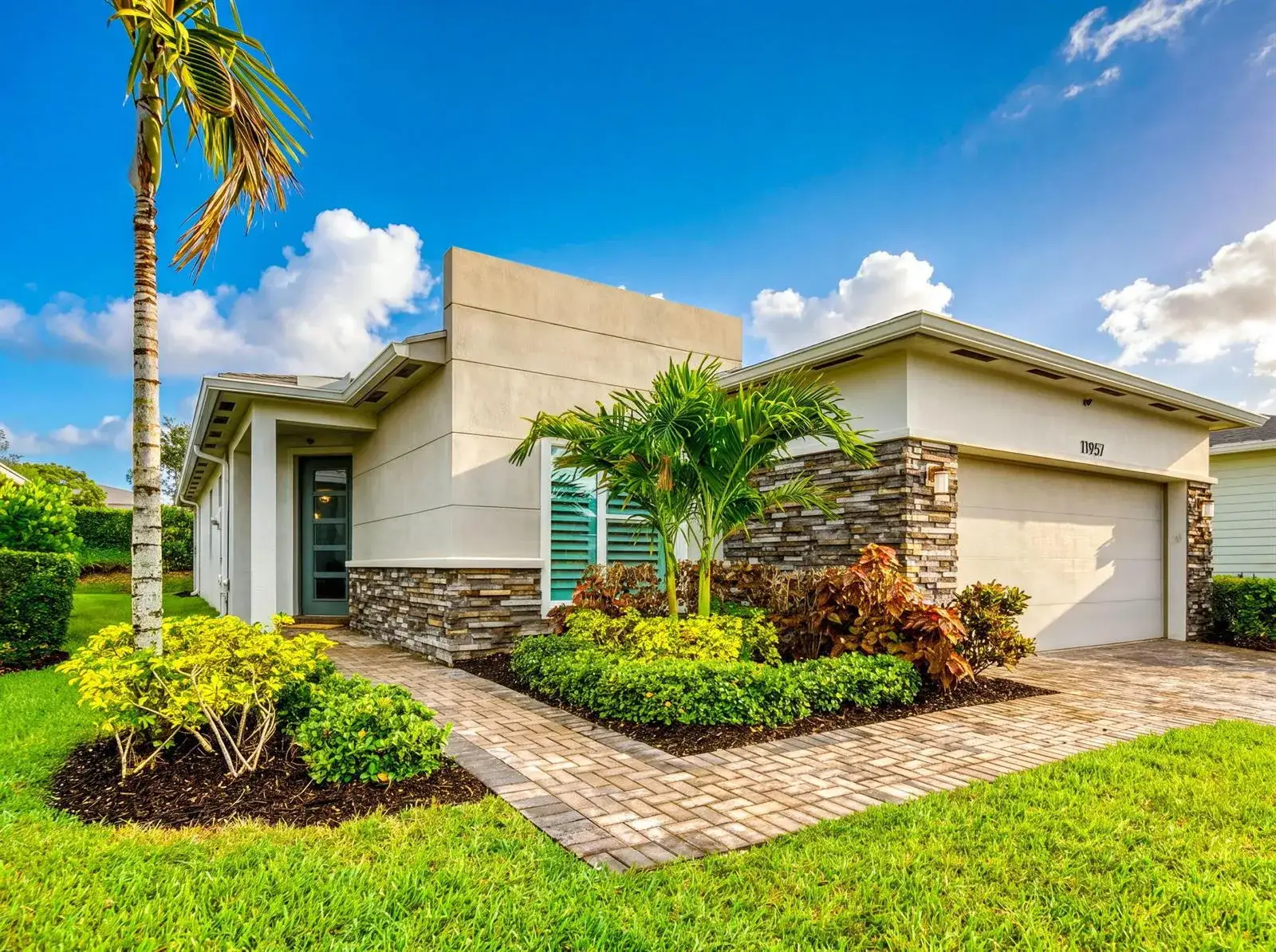 3 bedroom 2 bath Residential for sale at 11957 SW Lyra Drive, Port St. Lucie FL 34987