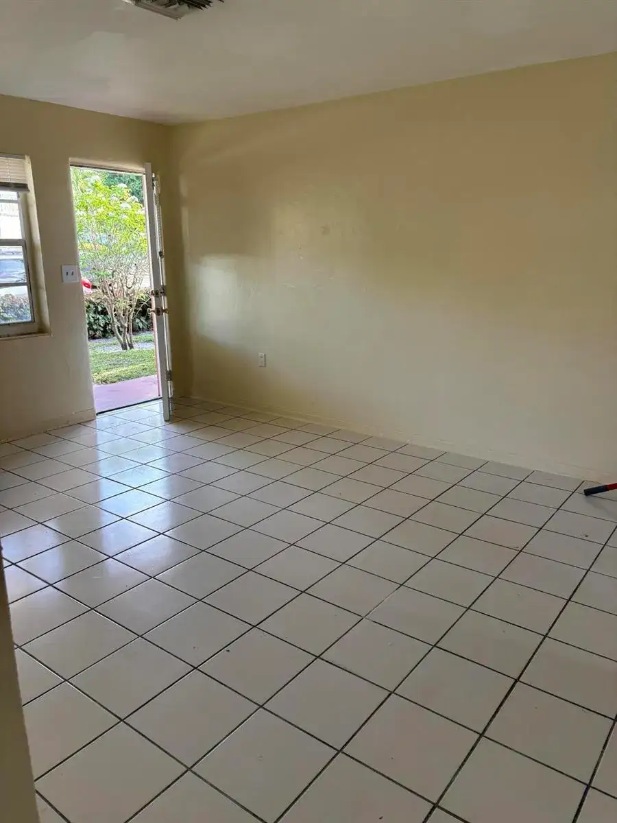 1 bedroom 1 bath Residential Lease for rent at 521 NE 14th Court, Fort Lauderdale FL 33304