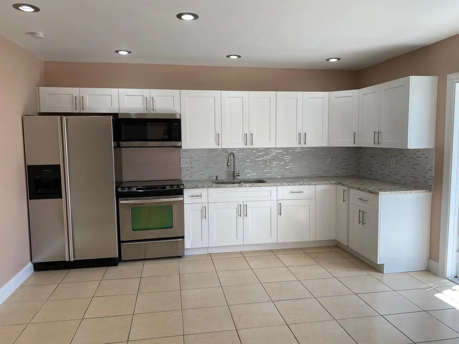 3 bedroom 2 bath Residential Lease for rent at 16 NE 9th Avenue, Deerfield Beach FL 33441