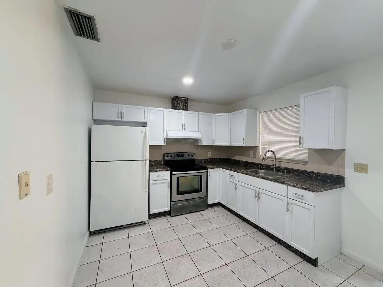 2 bedroom 1 bath Residential Lease for rent at 5899 Mango Road, West Palm Beach FL 33413