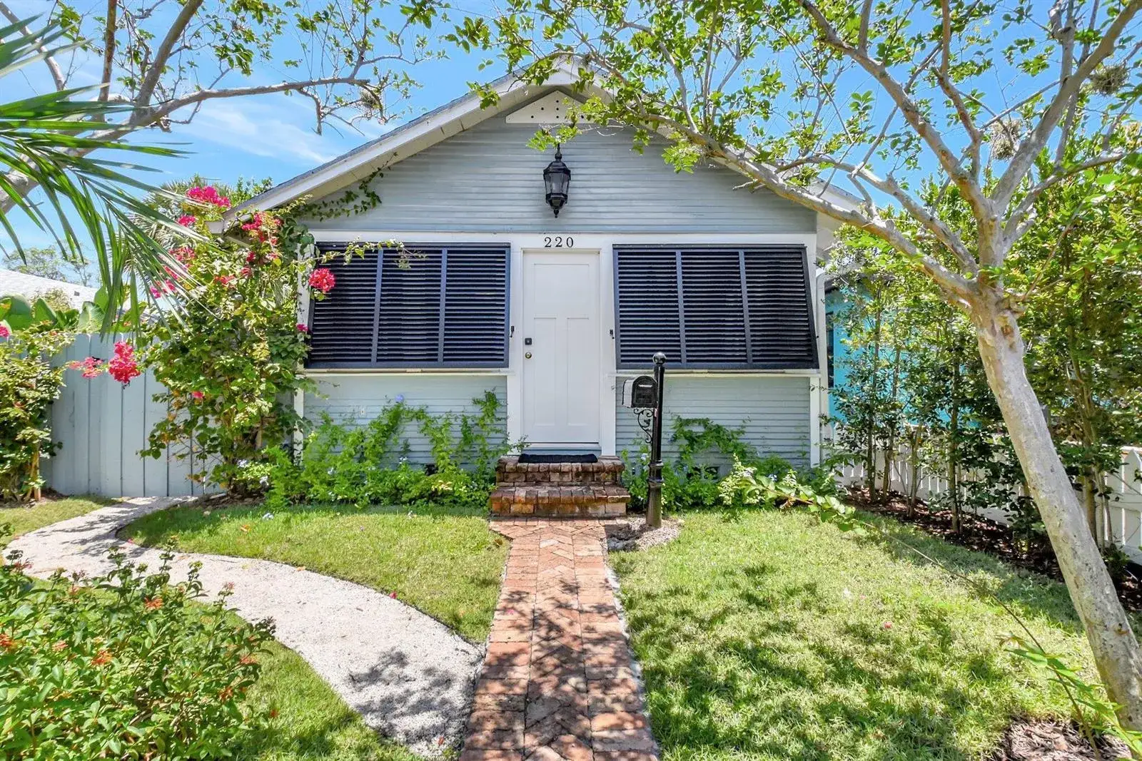 2 bedroom 1 bath Residential Lease for rent at 220 S L Street, FL 33460