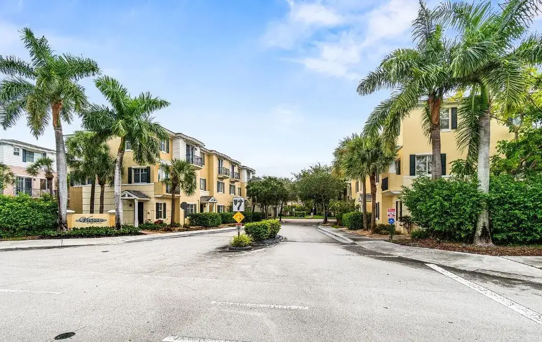 3 bedroom 3 bath Residential Lease for rent at 536 N West 39th Circle, Boca Raton FL 33431