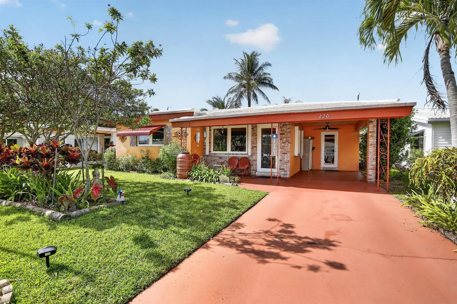 2 bedroom 2 bath Residential for sale at 220 NW 48th Street, Oakland Park FL 33309