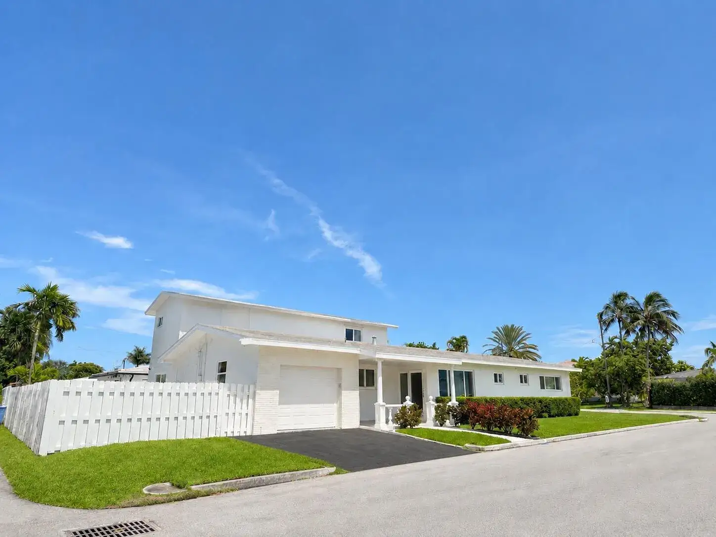 4 bedroom 3 bath Residential Lease for rent at 1155 Washington Street, Hollywood FL 33019
