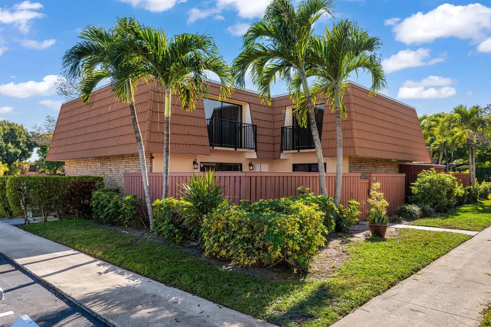 2 bedroom 2 bath Residential for sale at 2937 SW 11th Place N, Deerfield Beach FL 33442