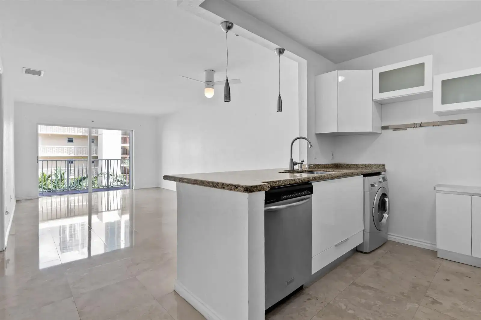 1 bedroom 1 bath Residential Lease for rent at 677 NE 24th Street # 504, Miami FL 33137