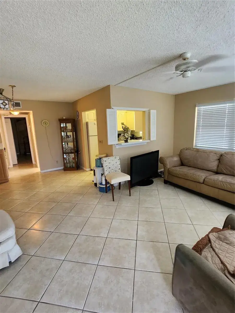 1 bedroom 1 bath Residential for sale at 104 Westbury E, Deerfield Beach FL 33442