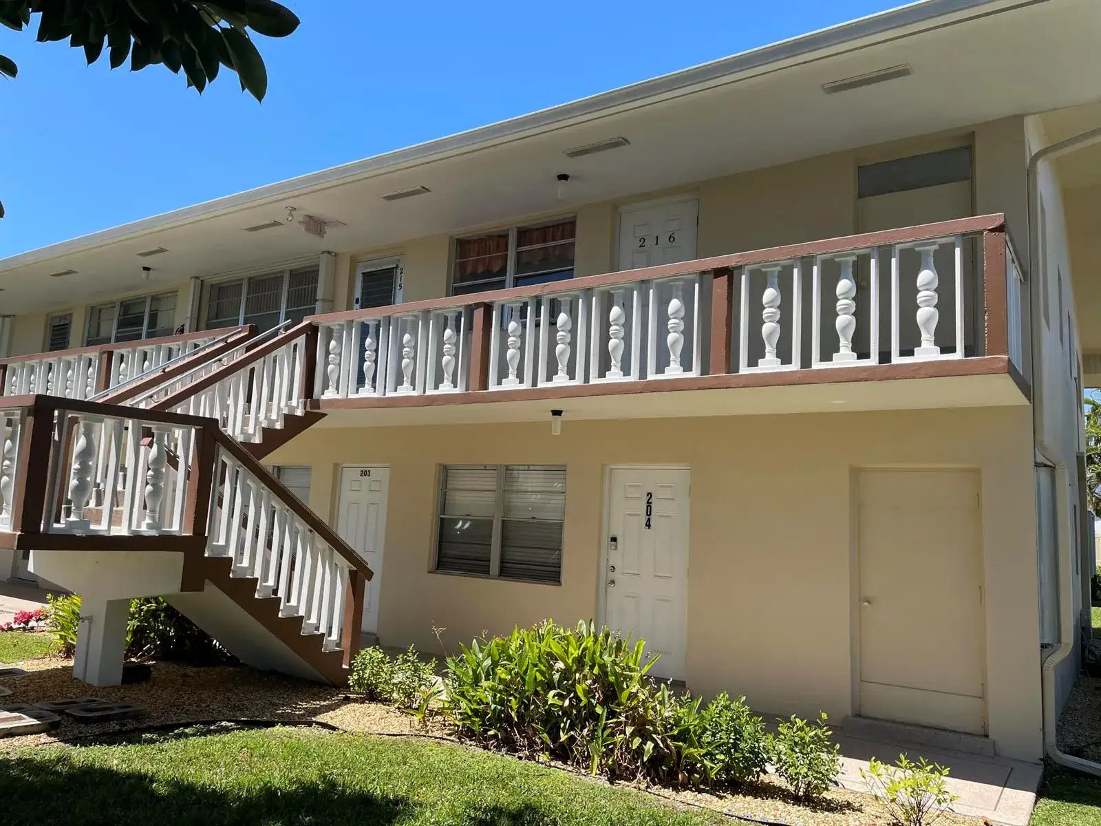 1 bedroom 1 bath Residential for sale at 203 Easthampton I, West Palm Beach FL 33417