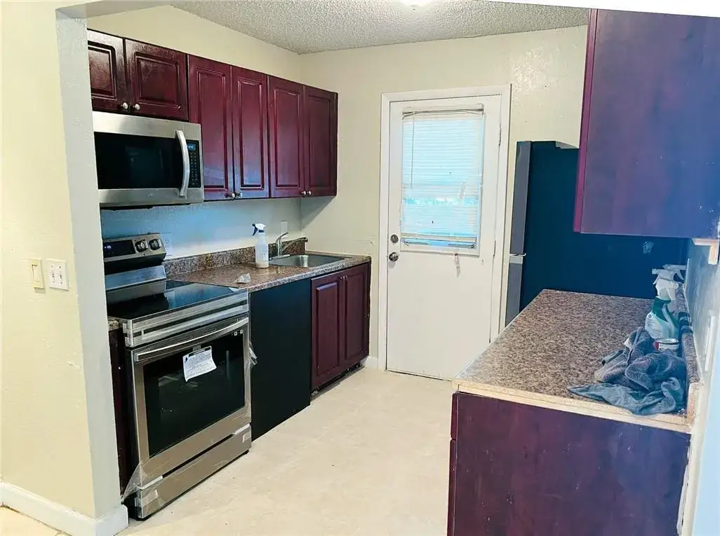 3 bedroom 2 bath Residential Lease for rent at 400 NW 65th Avenue # 209, Margate FL 33063