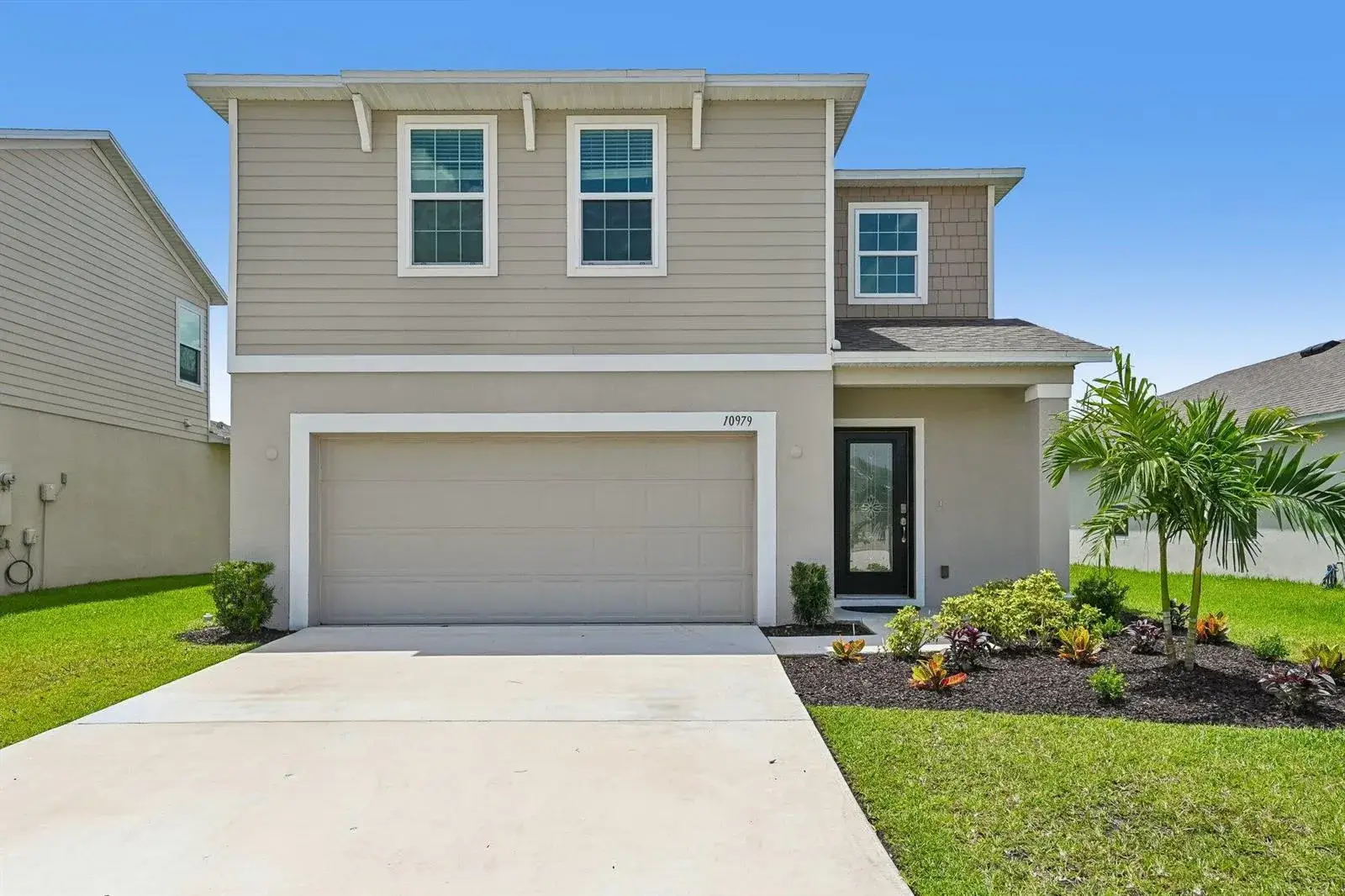 6 bedroom 4 bath Residential for sale at 10979 SW Vasari Way, Port St. Lucie FL 34987