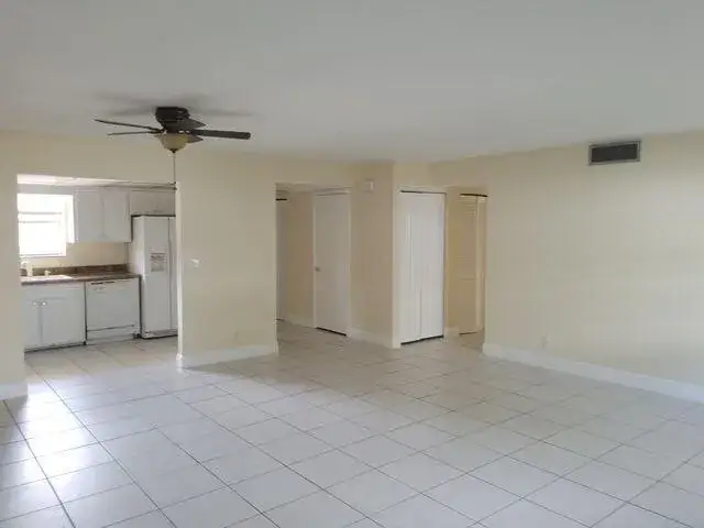 2 bedroom 2 bath Residential Lease for rent at 720 N Dixie Highway # 202, Lantana FL 33462