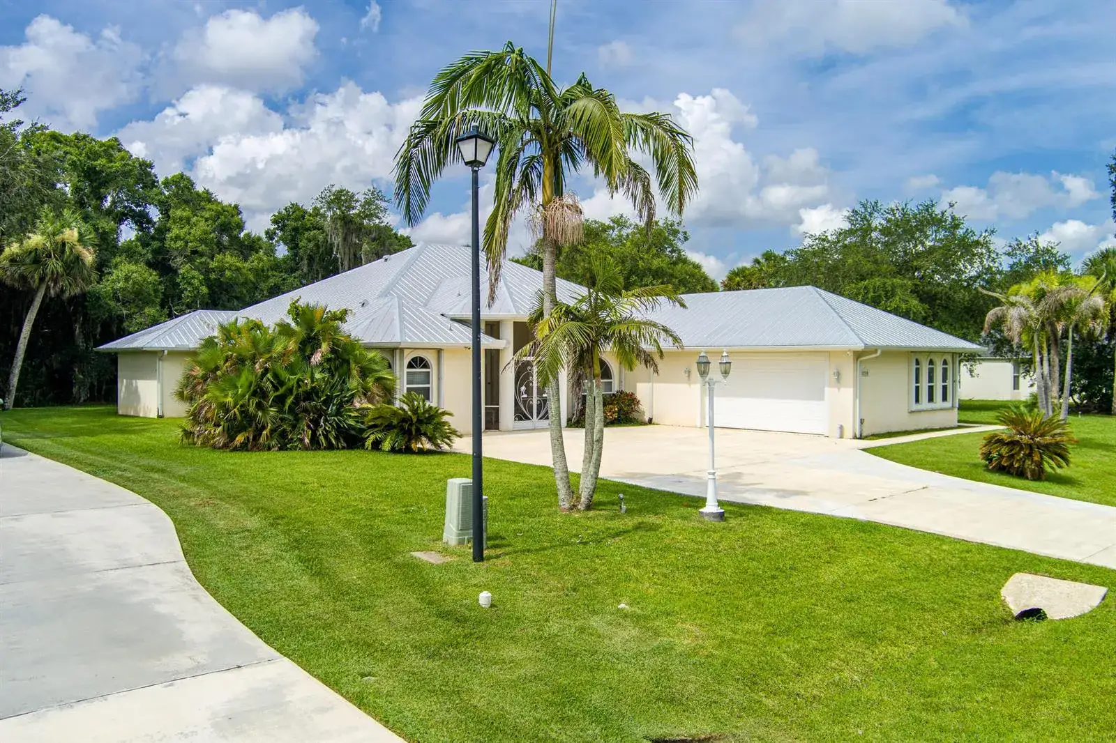 4 bedroom 3 bath Residential for sale at 2305 Winding Creek Lane, Fort Pierce FL 34981