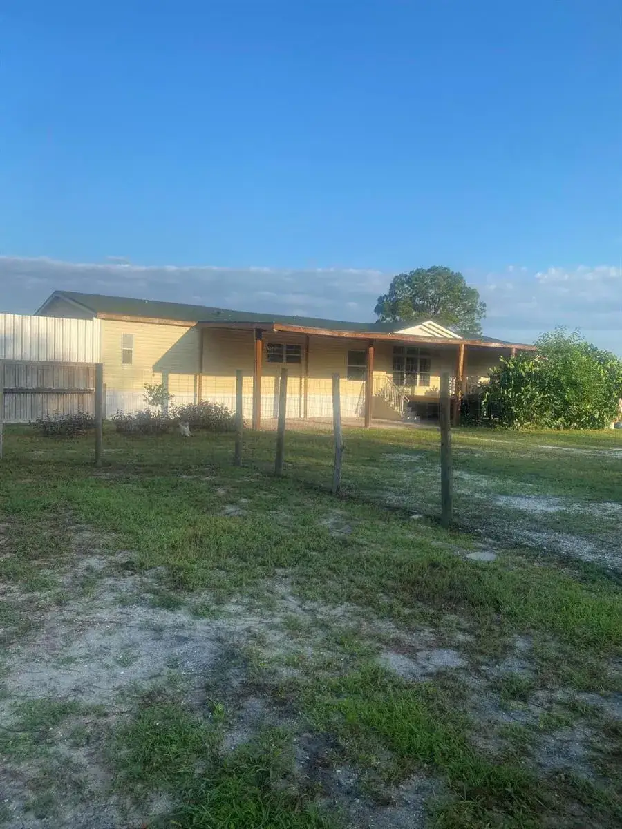 4 bedroom 2 bath Residential for sale at 170 S Lindero Street, Clewiston FL 33440