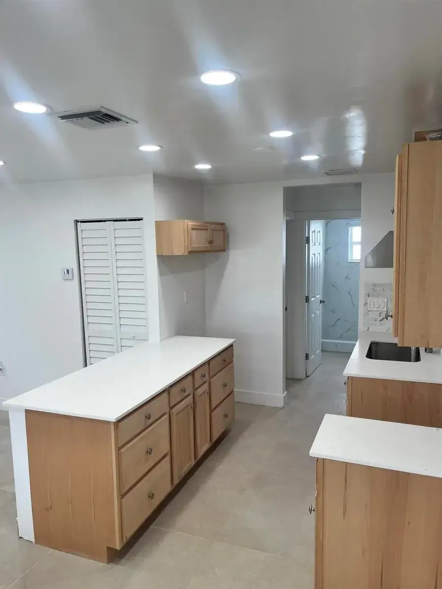 1 bedroom 1 bath Residential Lease for rent at 701 S C Street, FL 33460