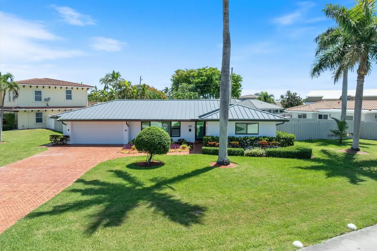 3 bedroom 2 bath Residential for sale at 4410 NE 24th Avenue, Lighthouse Point FL 33064
