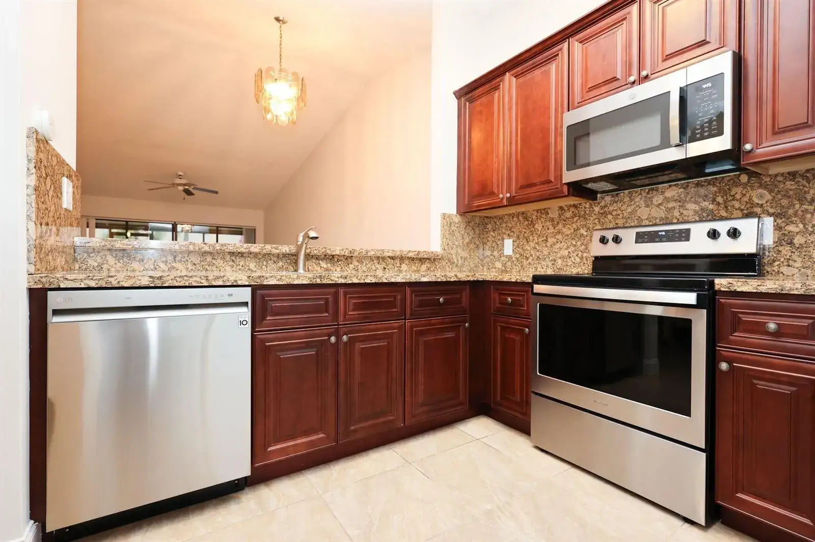2 bedroom 2 bath Residential Lease for rent at 10127 E Boca Bend E # B2, Boca Raton FL 33428
