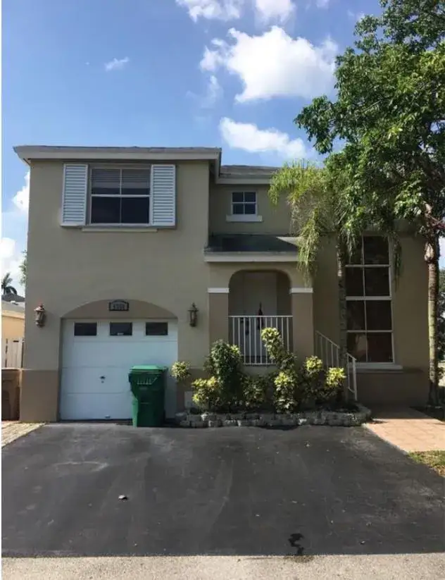 3 bedroom 2 bath Residential Lease for rent at 4350 SW 72nd Terrace SW, Davie FL 33314