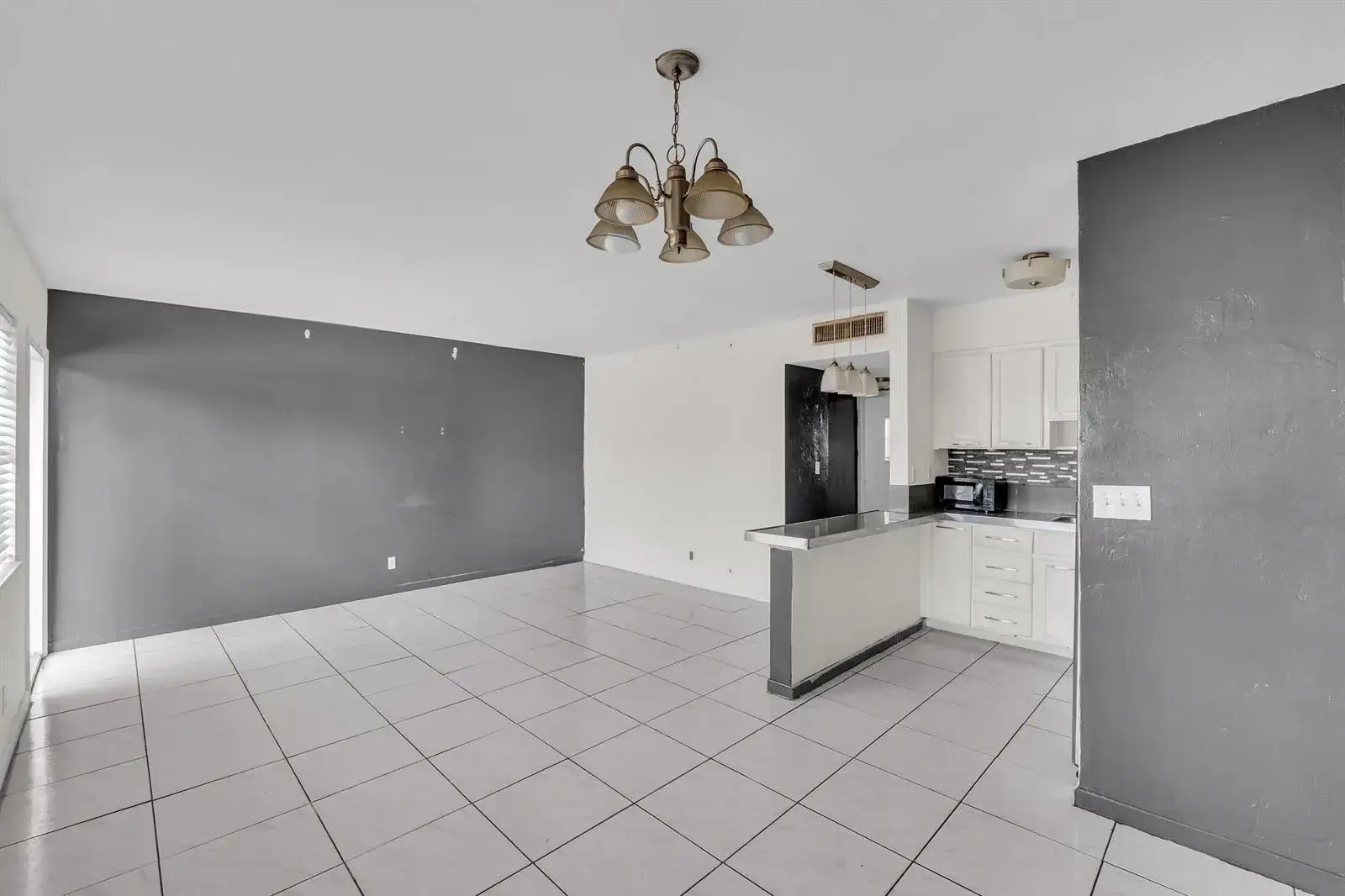 2 bedroom 1 bath Residential for sale at 4050 NE 12th Terrace # 38, Oakland Park FL 33334