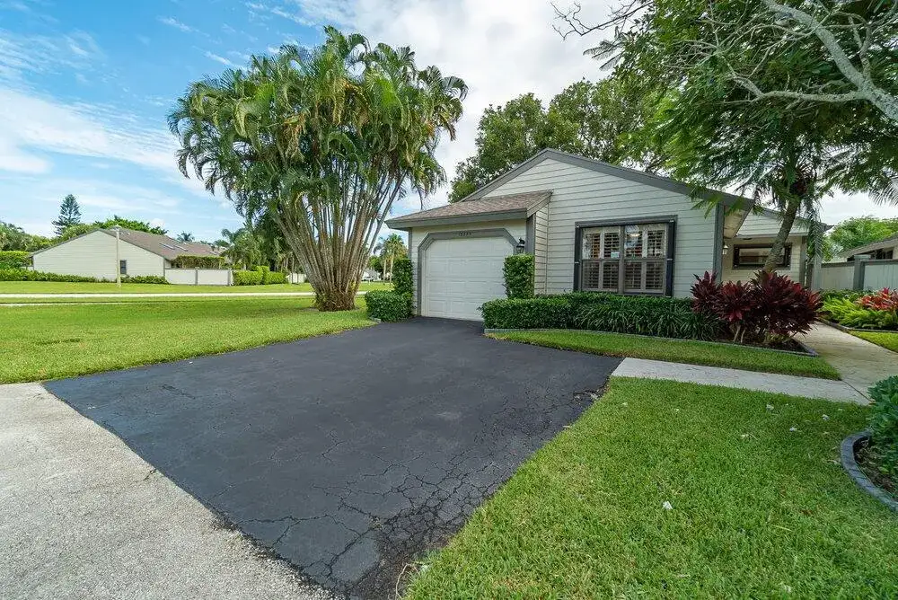 2 bedroom 2 bath Residential Lease for rent at 13335 Bedford Mews Court, Wellington FL 33414