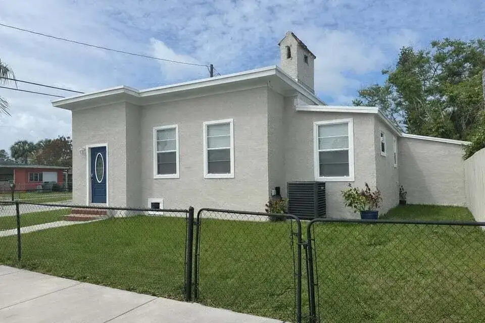 3 bedroom 2 bath Residential Lease for rent at 139 Alma Court, Fort Pierce FL 34950