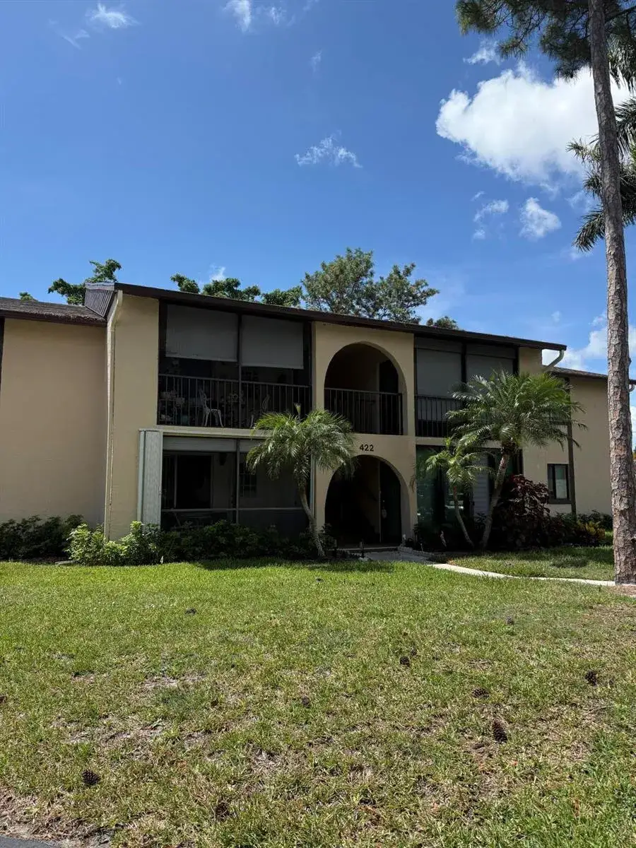 2 bedroom 1 bath Residential Lease for rent at 422 Pine Glen Lane # 1, FL 33463