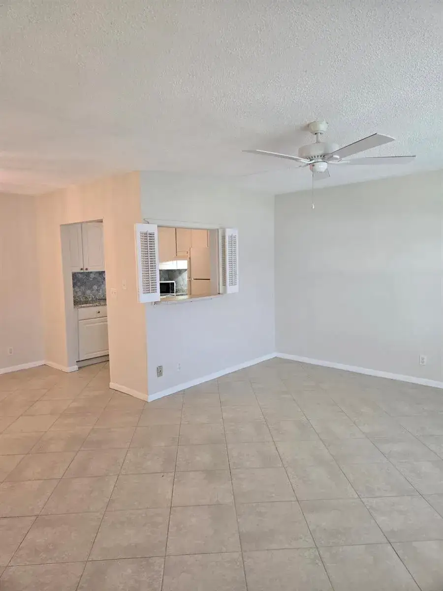 1 bedroom 1 bath Residential Lease for rent at 99 Salisbury E, West Palm Beach FL 33417