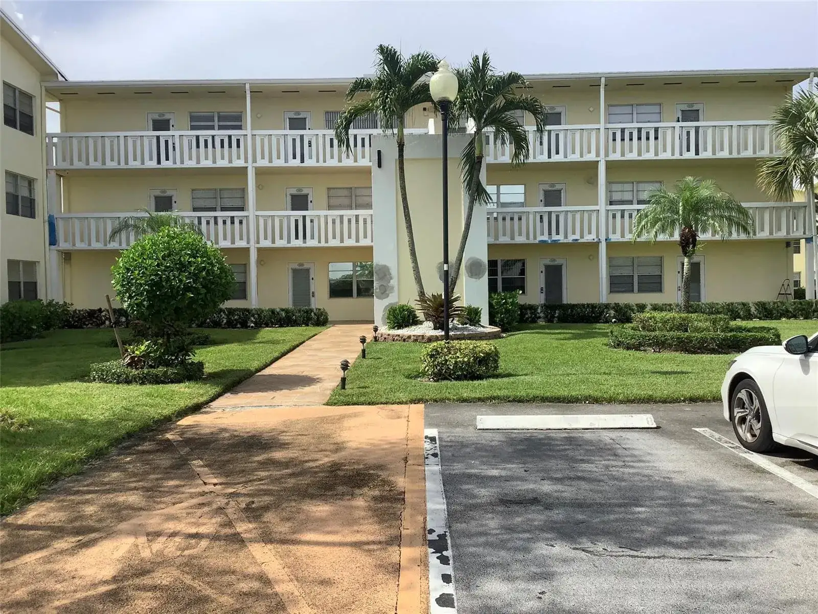 2 bedroom 1 bath Residential Lease for rent at 364 Dorset I # 364, Boca Raton FL 33434