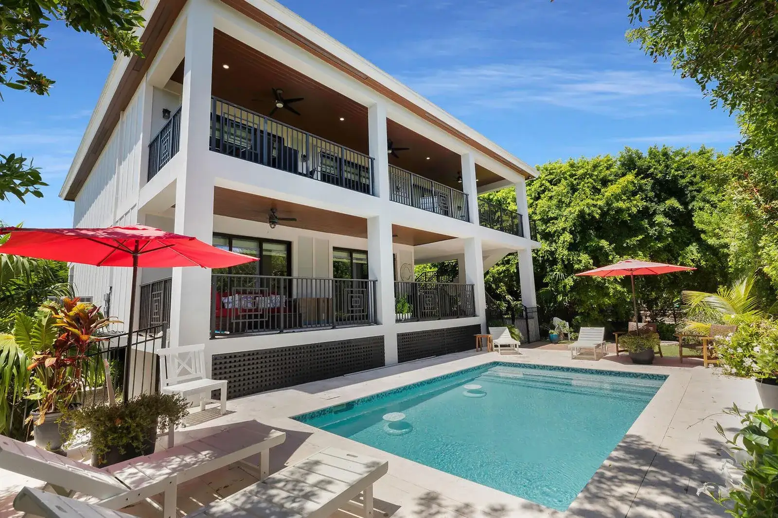 3 bedroom 4 bath Residential for sale at 239 W Seaview Drive, FL 33050