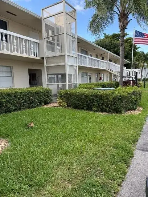 1 bedroom 1 bath Residential for sale at 76 Markham D, Deerfield Beach FL 33442