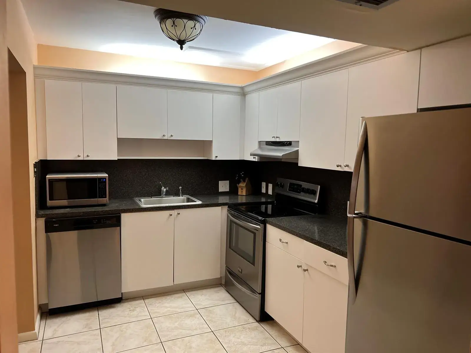 1 bedroom 1 bath Residential Lease for rent at 203 Suffolk, Boca Raton FL 33434