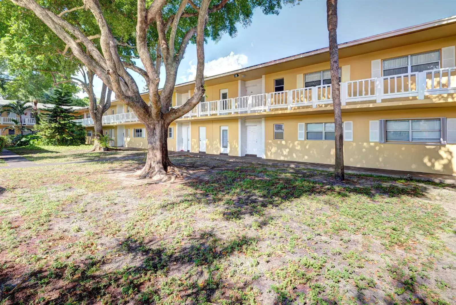 420 SE 2nd Avenue # 23, Deerfield Beach FL 33441
