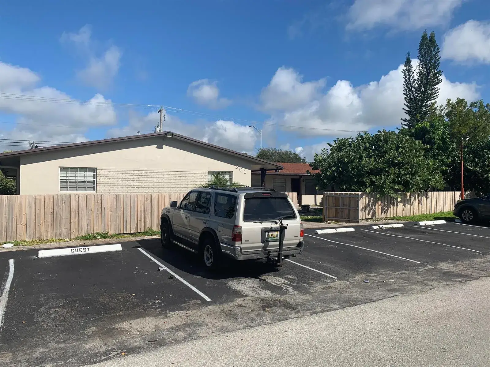 1 bedroom 1 bath Residential Lease for rent at 301 NW 35th Court # 2, Pompano Beach FL 33064
