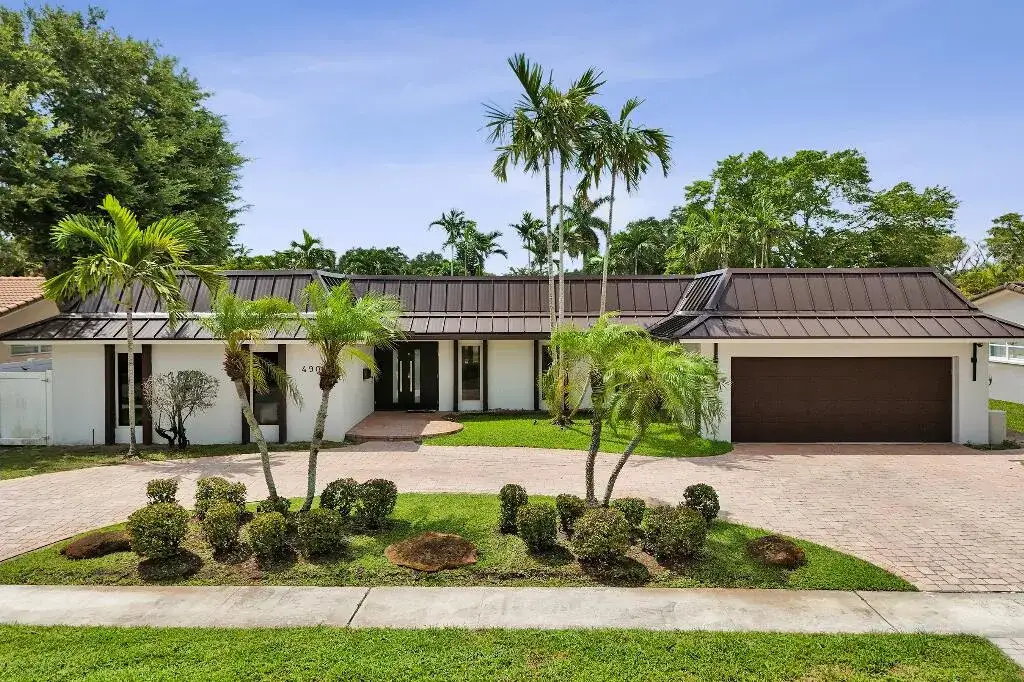 4900 N 36th Street, Hollywood FL 33021