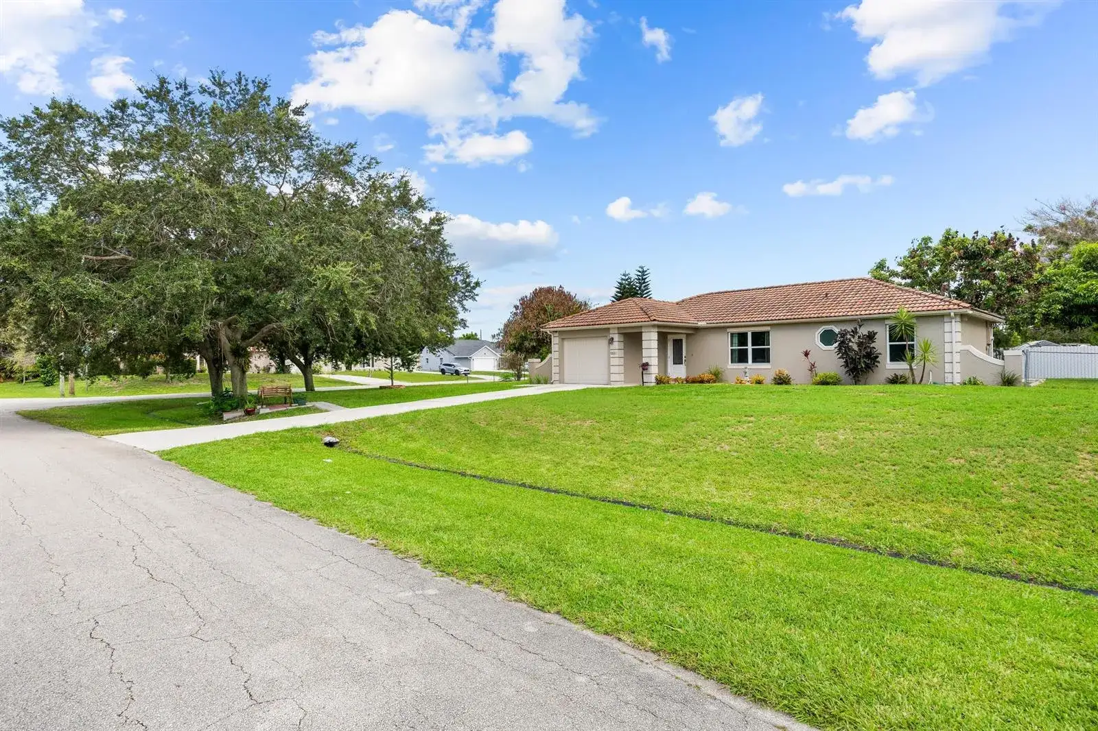 3 bedroom 2 bath Residential for sale at 265 SW Dalton Circle, Port St. Lucie FL 34953