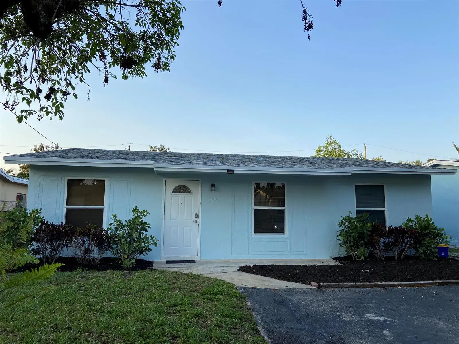 3 bedroom 2 bath Residential Lease for rent at 209 Coventry Street, Boca Raton FL 33487