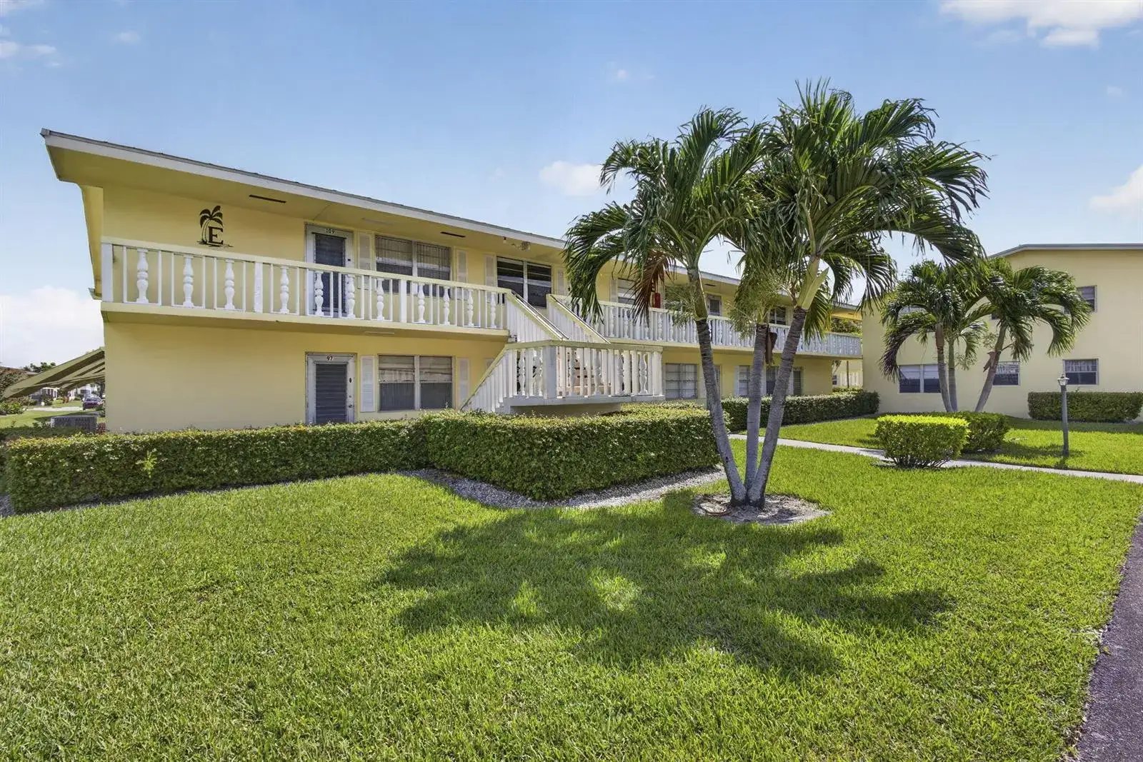 2 bedroom 1 bath Residential for sale at 111 Sheffield E, West Palm Beach FL 33417